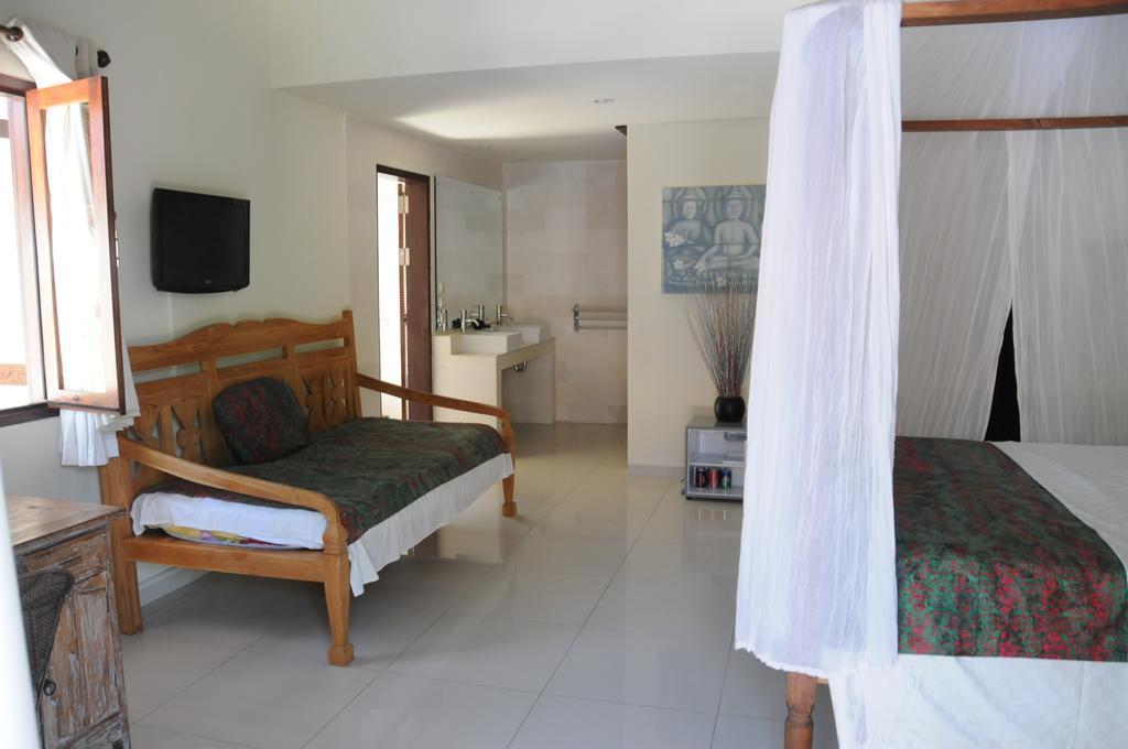 Frangipani Beach Hotel Lovina  Exterior photo