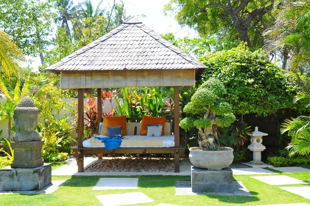 Frangipani Beach Hotel Lovina  Exterior photo