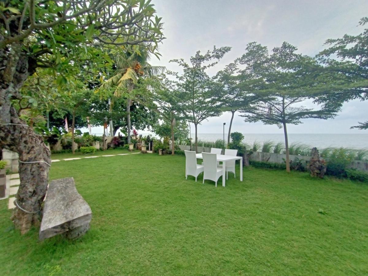 Frangipani Beach Hotel Lovina  Exterior photo