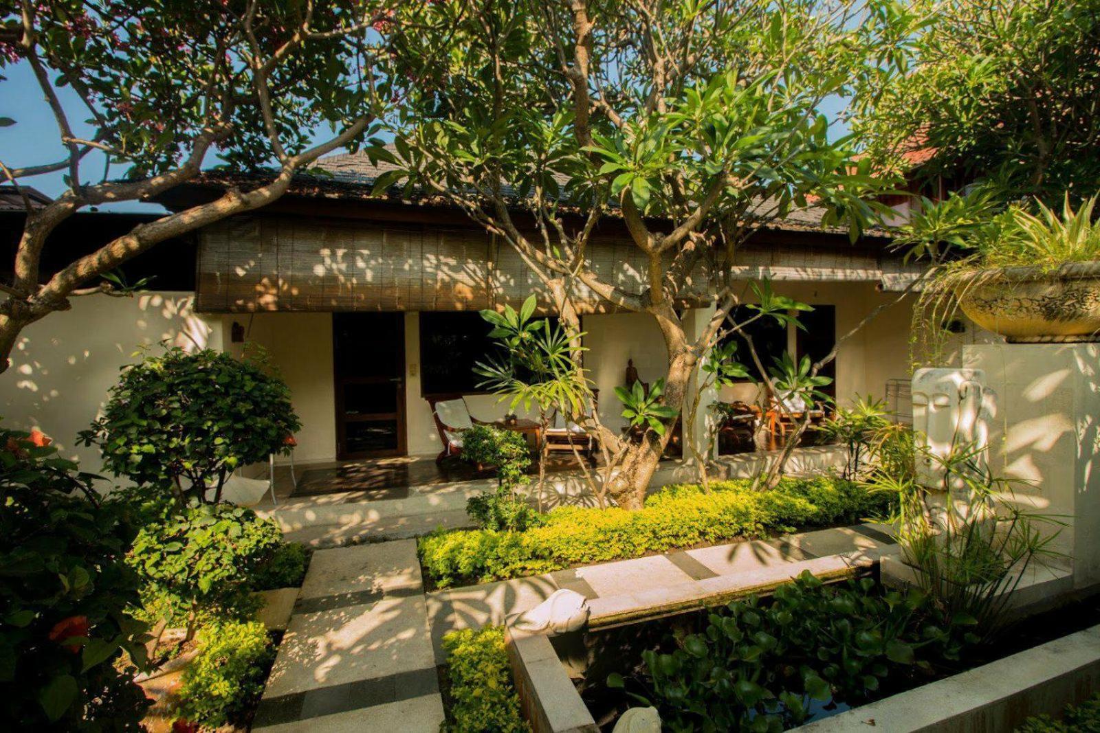 Frangipani Beach Hotel Lovina  Exterior photo