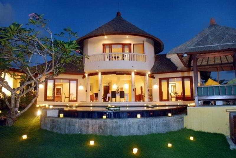 Frangipani Beach Hotel Lovina  Exterior photo