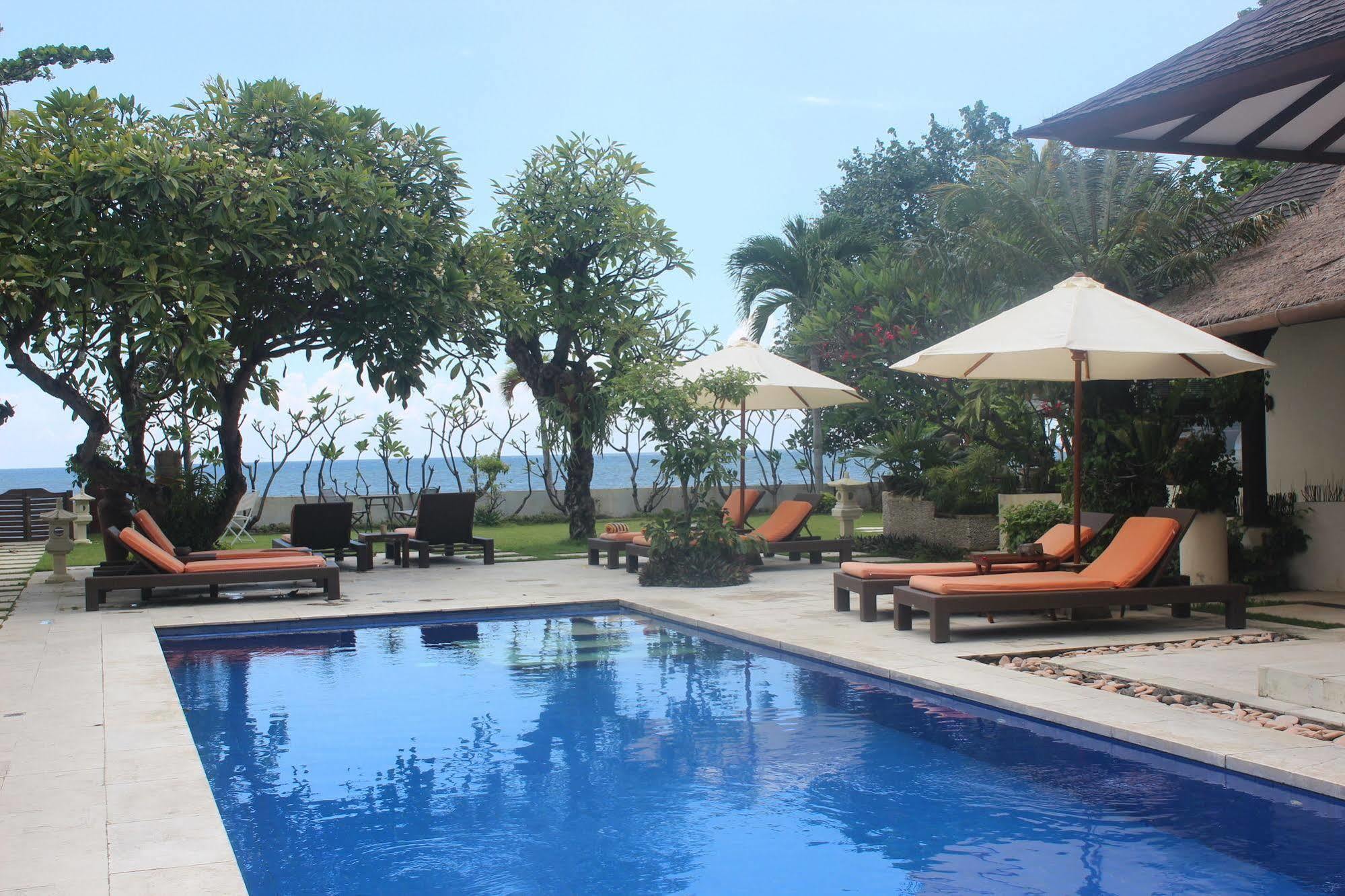 Frangipani Beach Hotel Lovina  Exterior photo