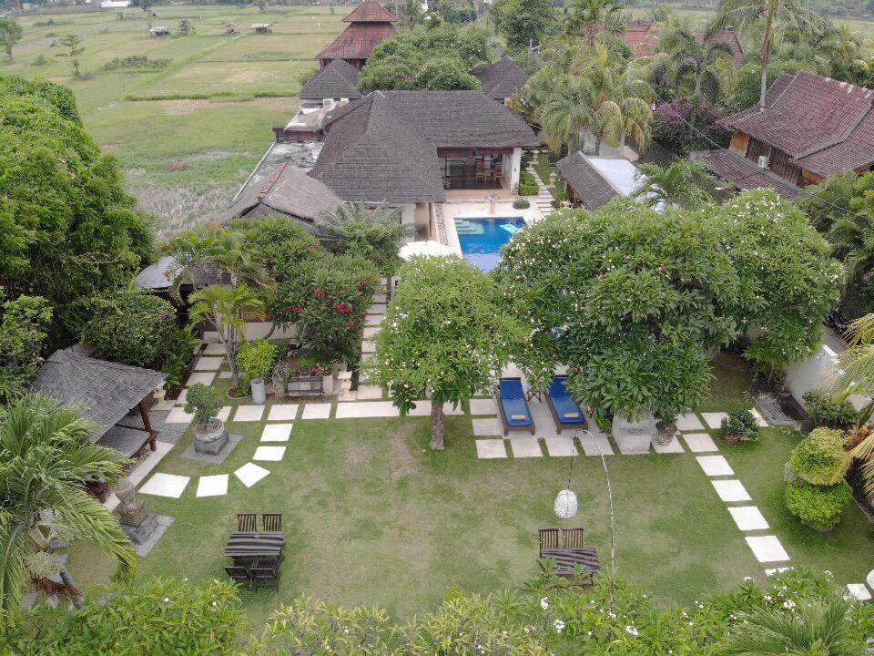 Frangipani Beach Hotel Lovina  Exterior photo